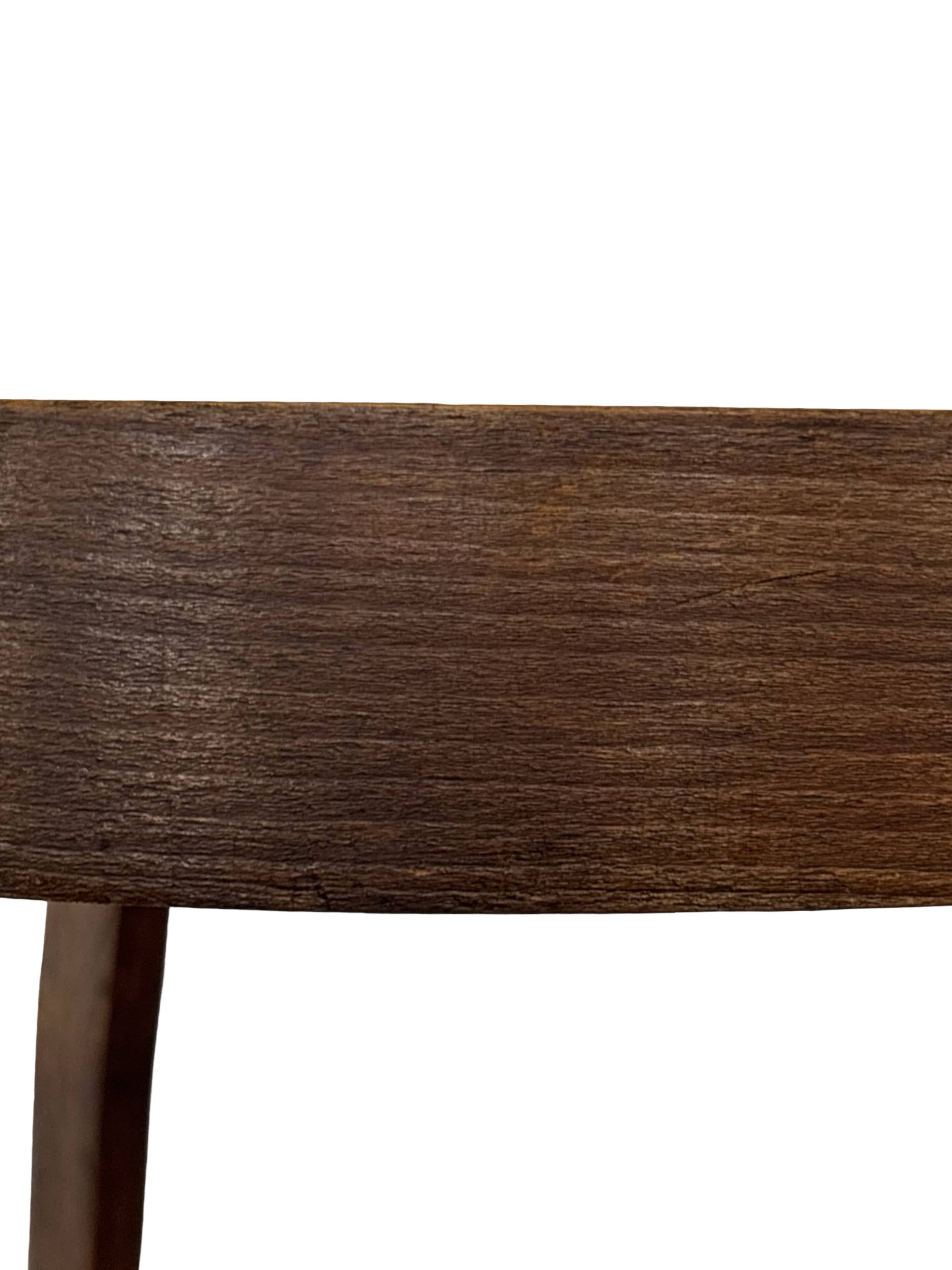 Table d'appoint Art Déco en chêne au design minimaliste