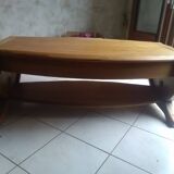 Table basse en forme de demi tonneau