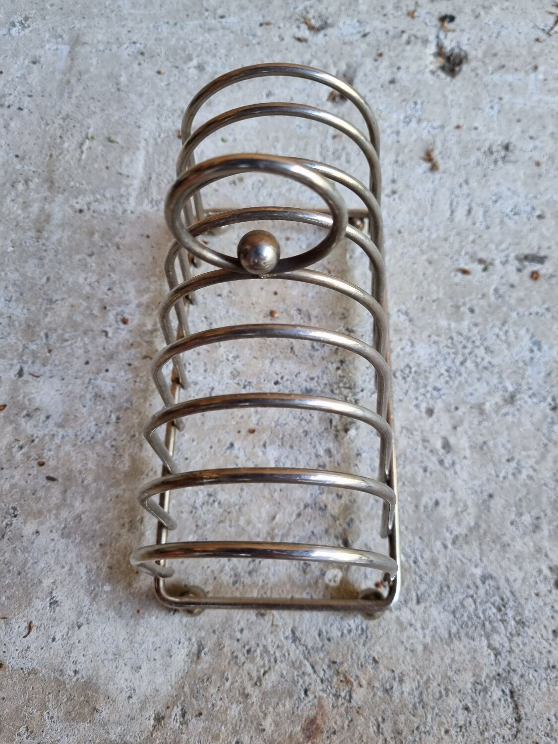 Silver metal toast holder