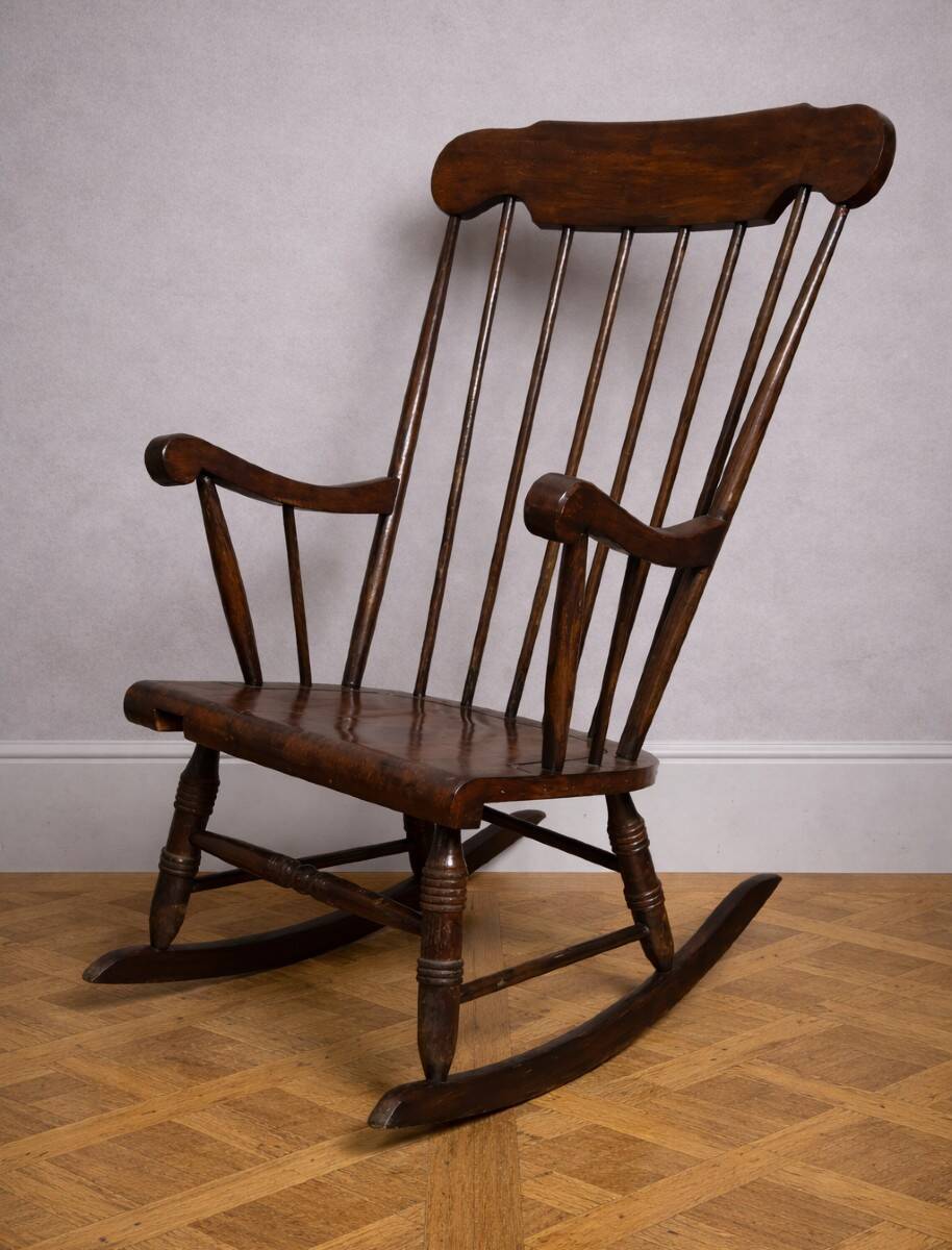 Antique wooden rocking chair – Windsor style – 20th century