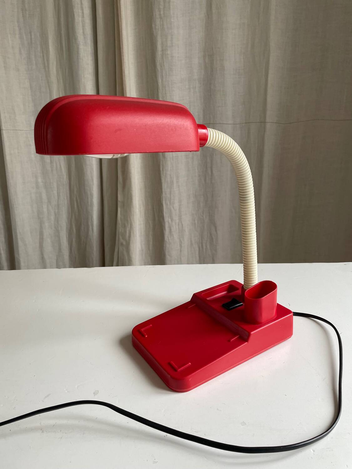 Vintage red articulated desk lamp Italy