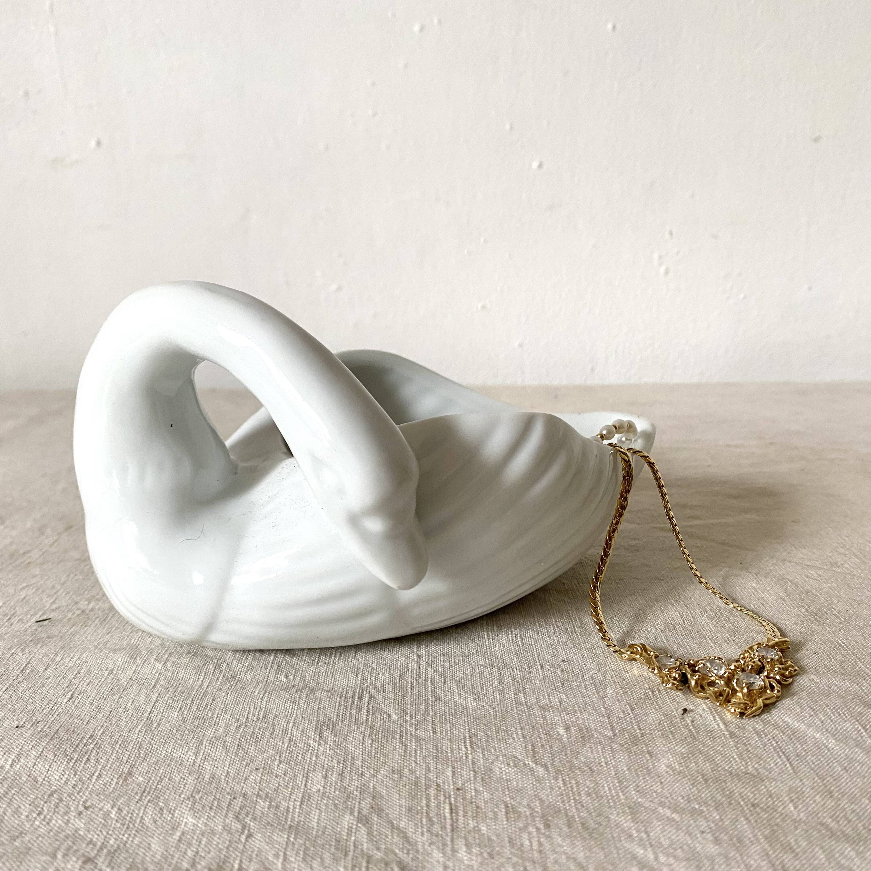 Vintage swan empty pocket