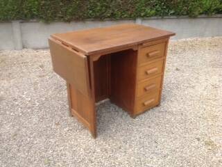 Vintage desk from the 1950s, medium oak