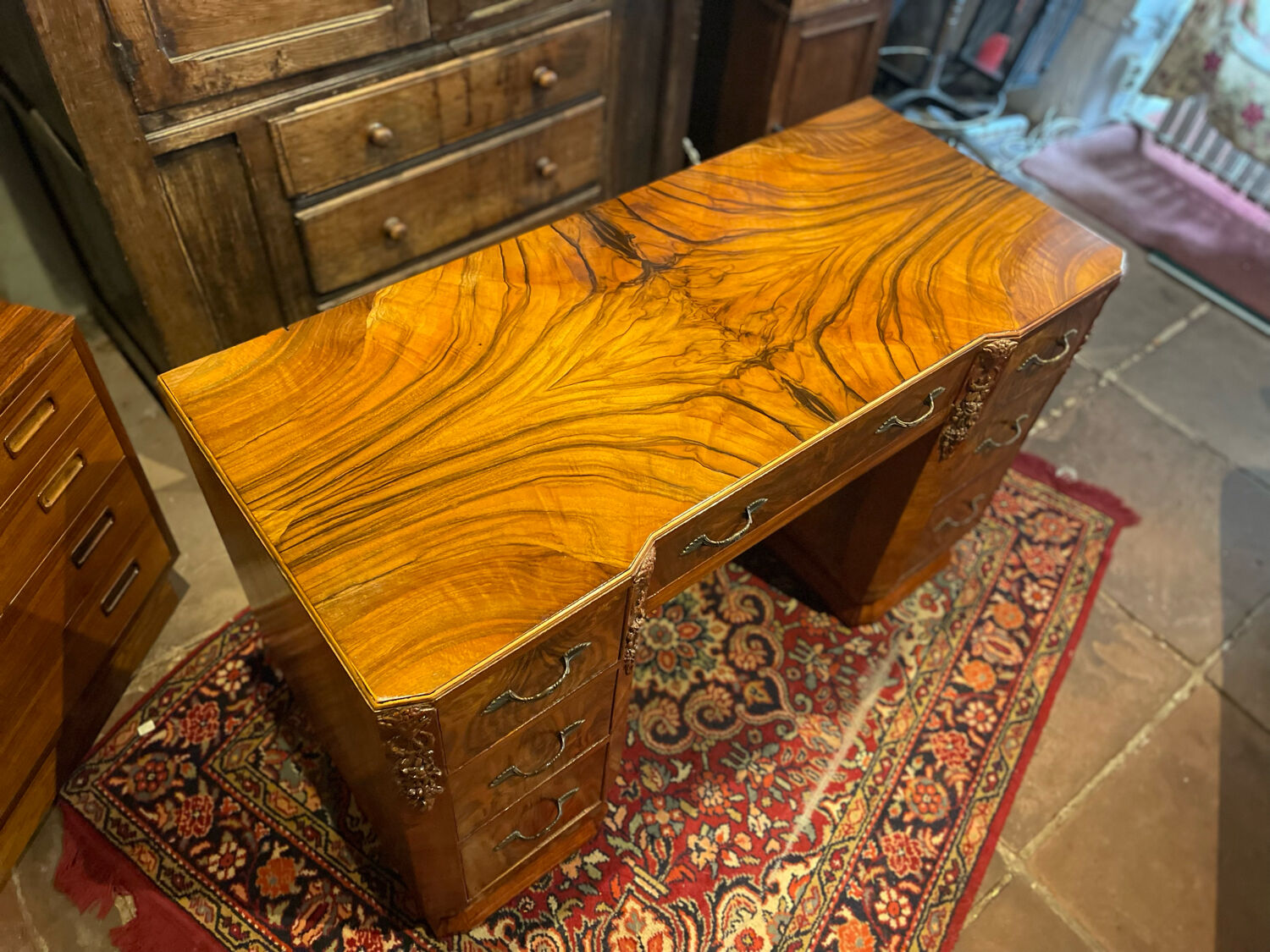 Art deco vintage brocante burr walnut desk carved 1920-1930