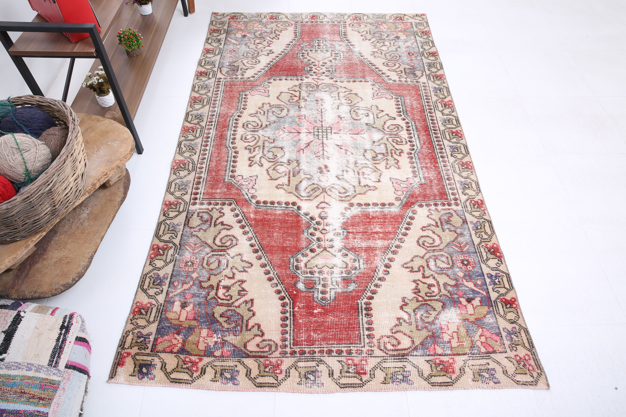 4x7 madallion faded oushak rug, 220x132cm