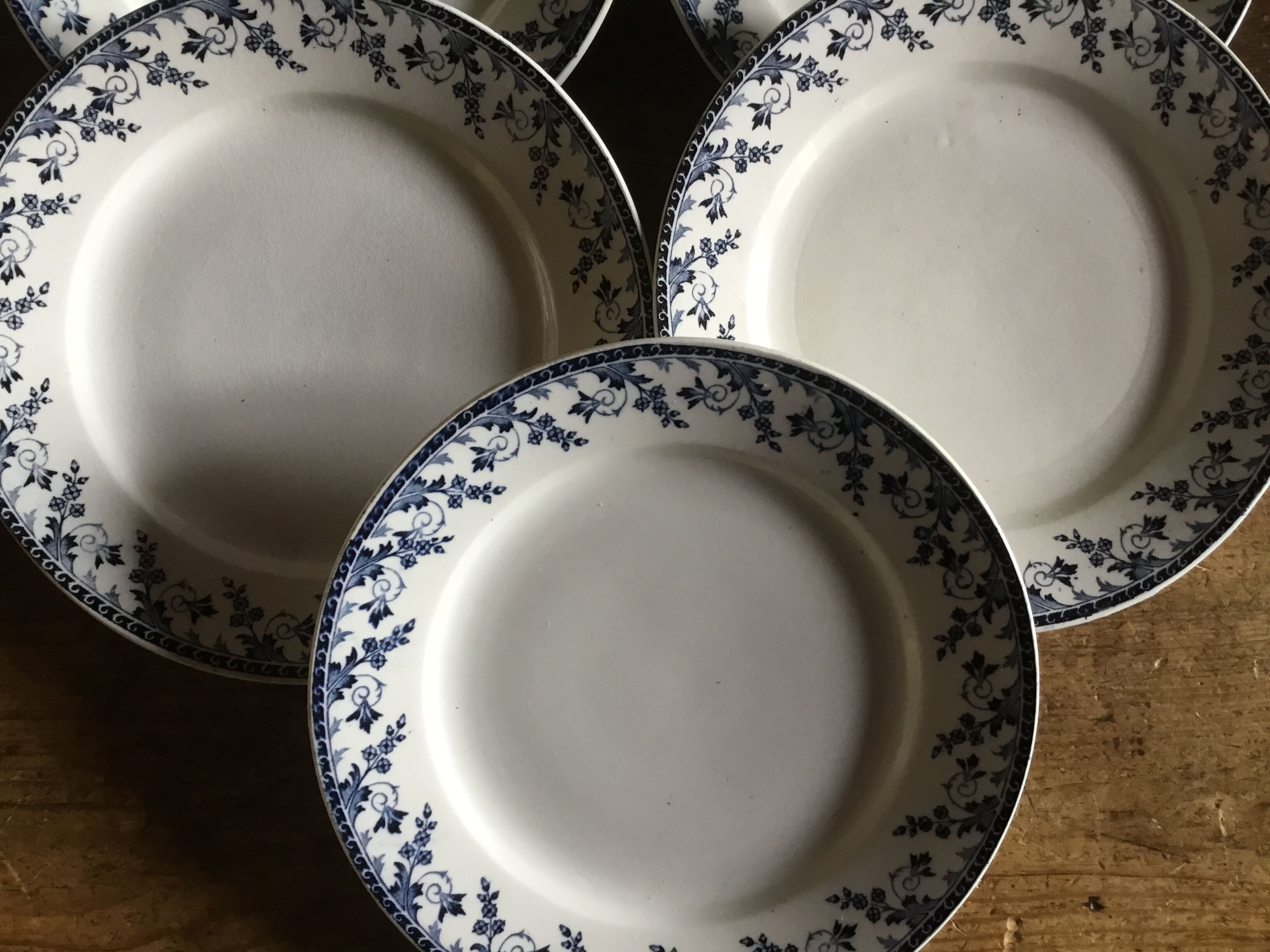 6 plates Earth iron "Montigny.