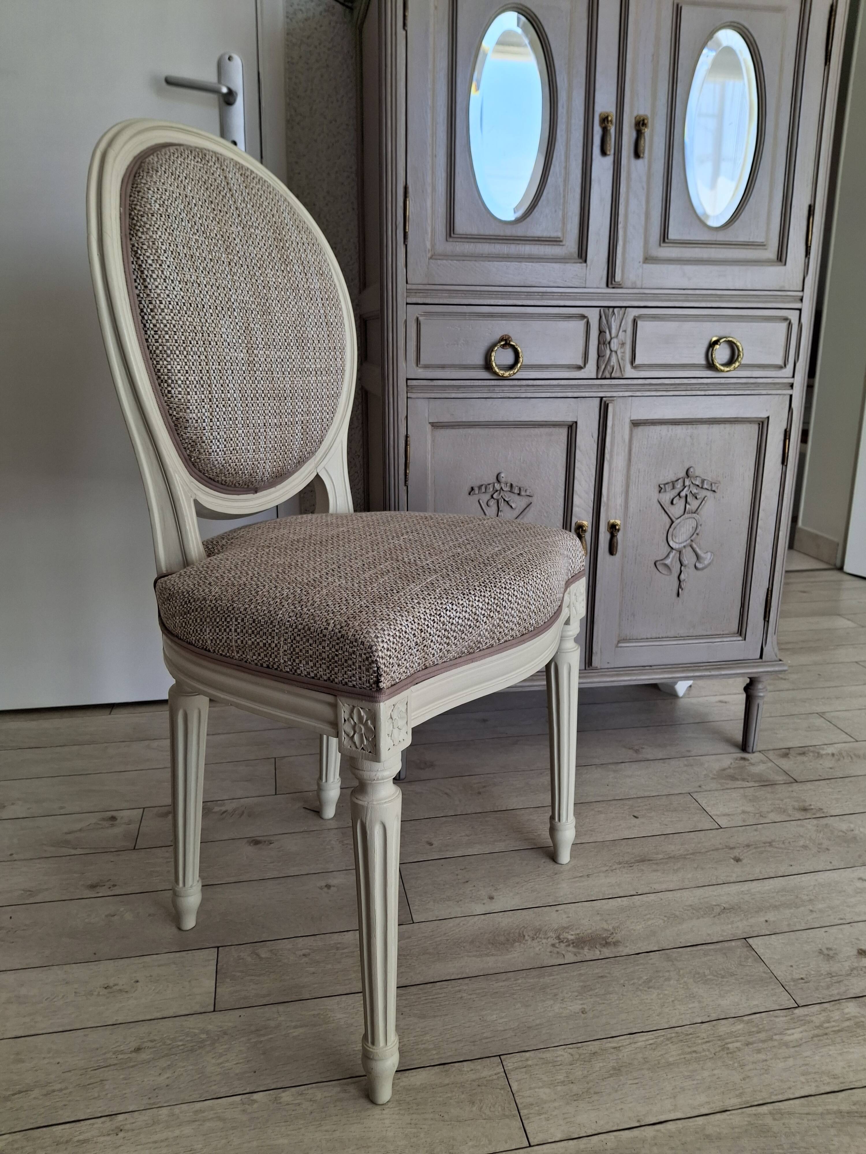 Louis XVI Medallion Chair