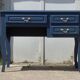 Bureau peint en bleu