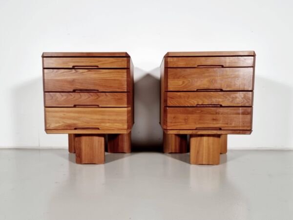 Ensemble de 2 armoires R40 Pierre Chapo en orme massif, France, 1970