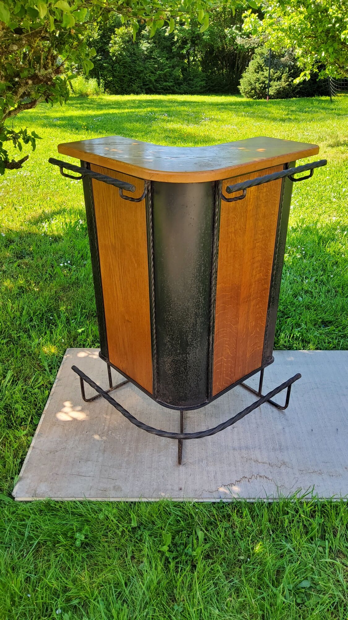 Bar from the 50s/60s in solid blond oak and black metal
