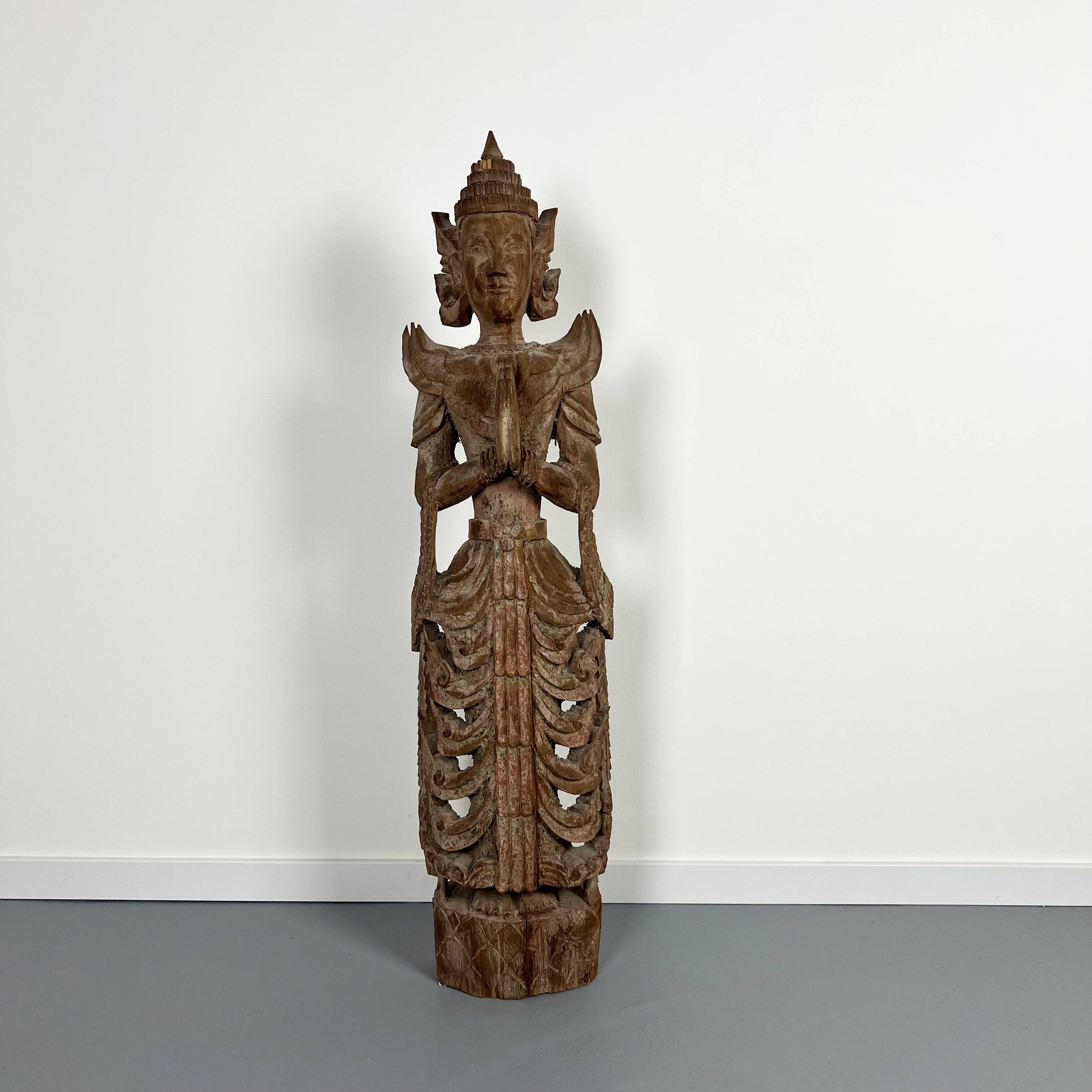 Grande statuette de kinaree, adorant, devi en bois sculpté. Thailande