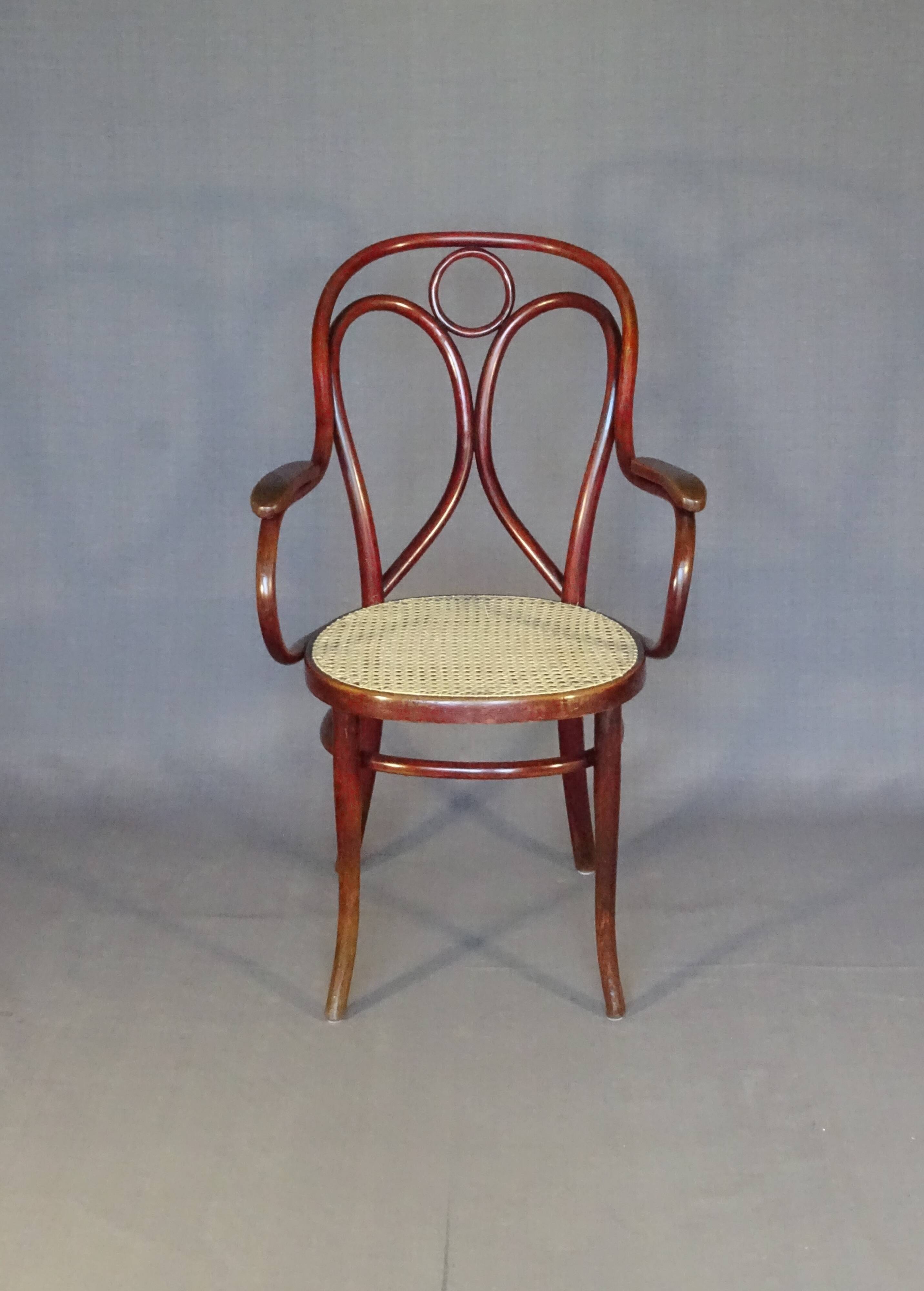 Fauteuil Thonet N°19 canné neuf , prêt à servir- Vers 1905 -