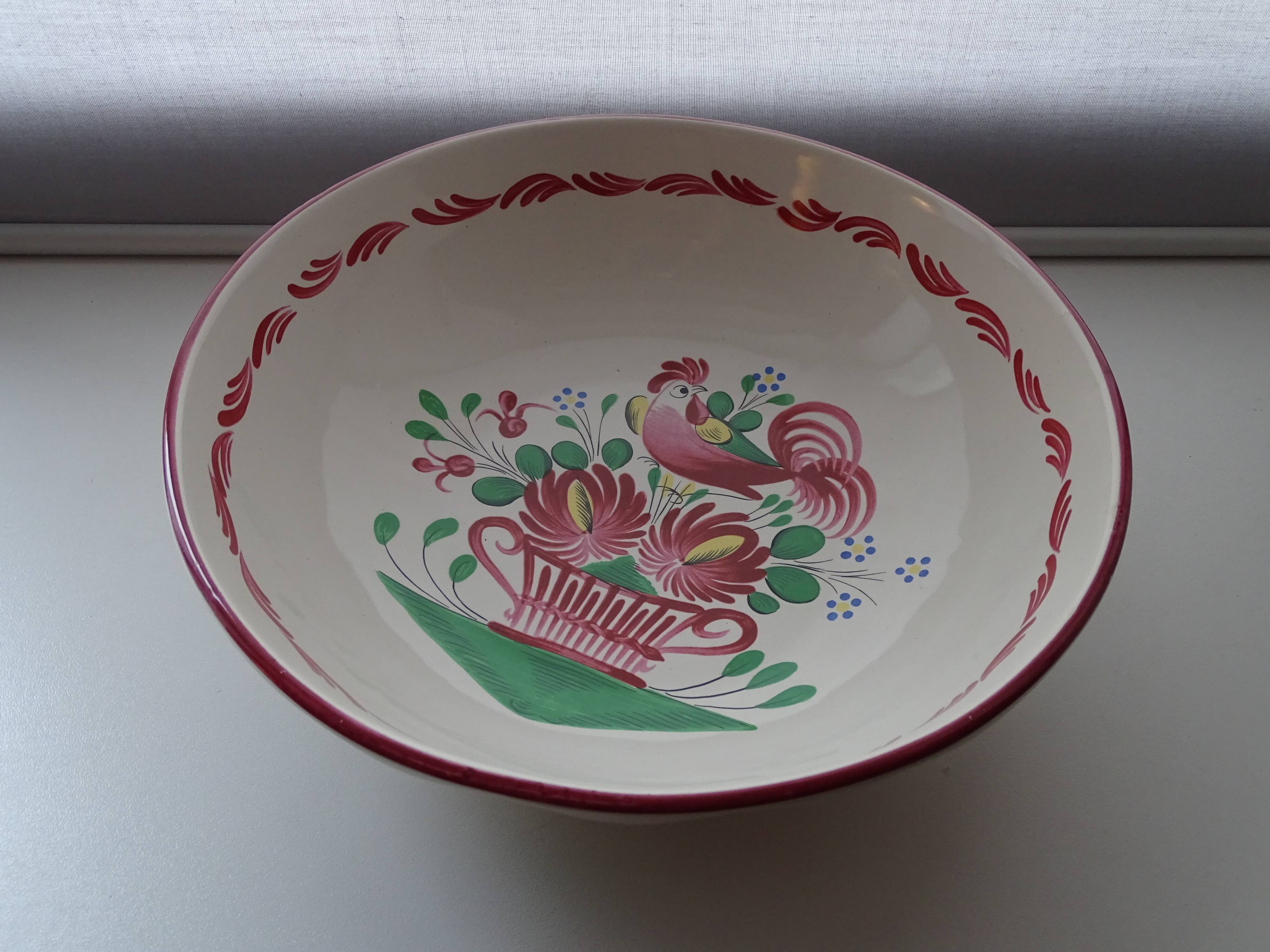 Round salad bowl St Clément France - Rooster decoration and flowery basket