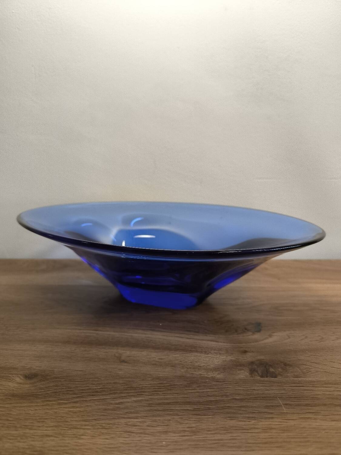 Glass fruit bowl circa 1970