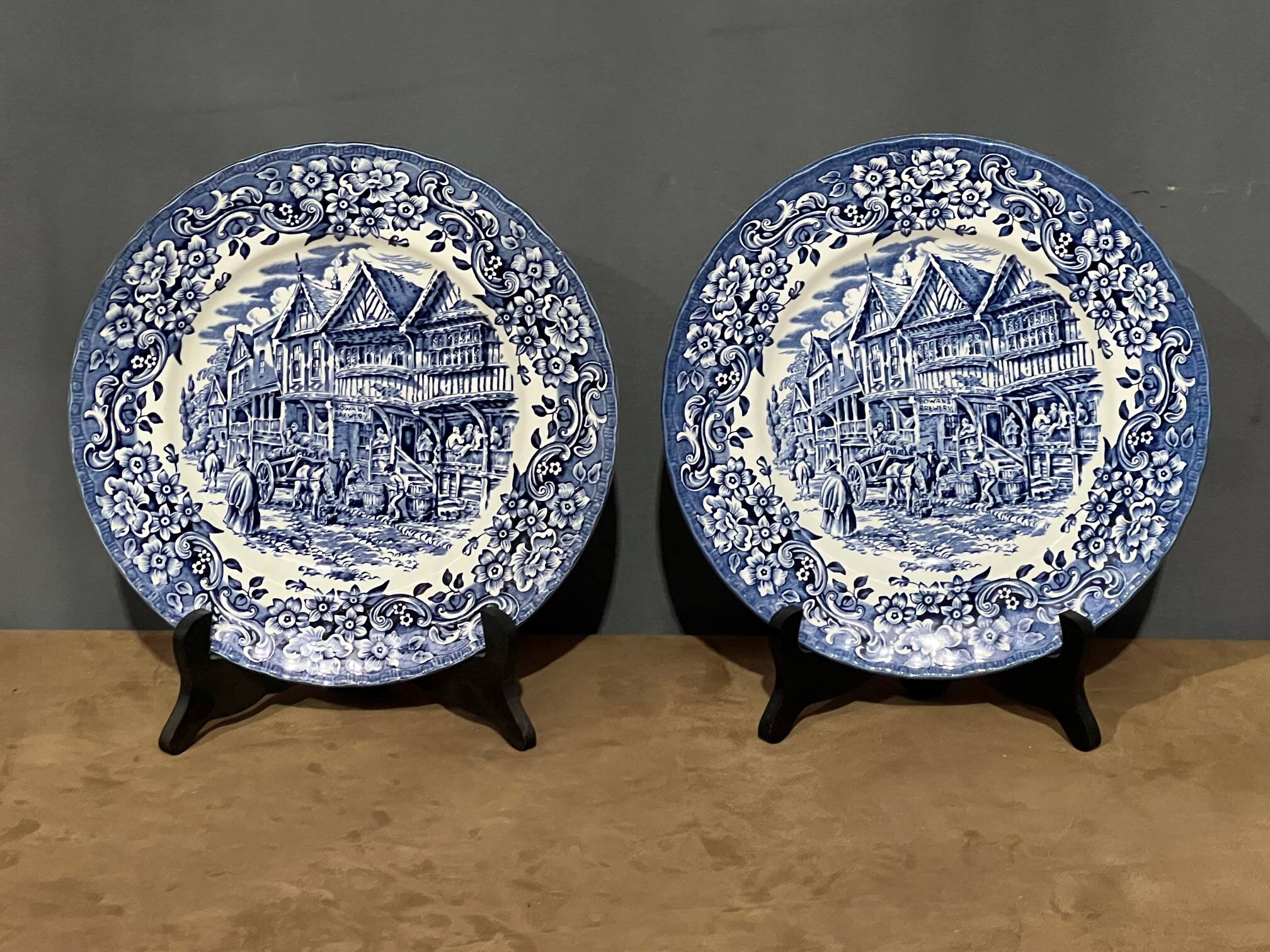 Pair of Royal Tudor Ware plates. England,
