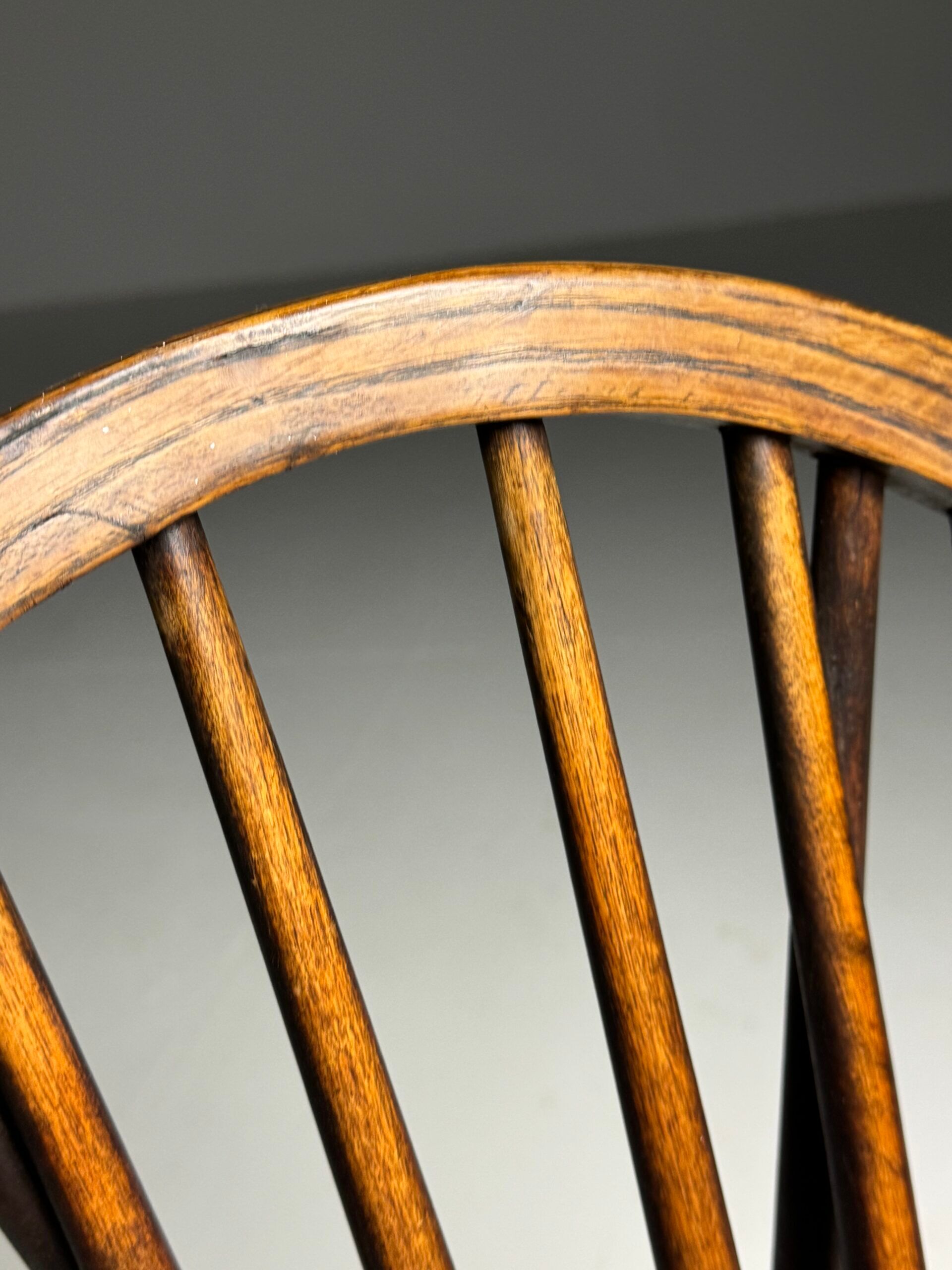 Set of 4 Windsor dining chairs