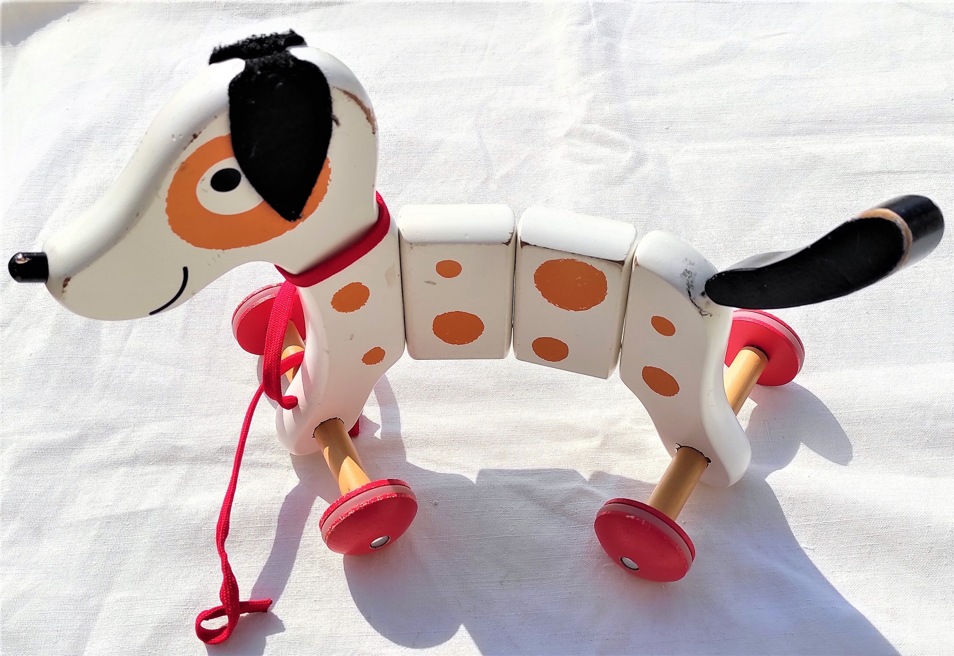 Jouet chien à tirer et articuler janod en bois peint vintage