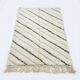 Tapis marocain graphique blanc et noir