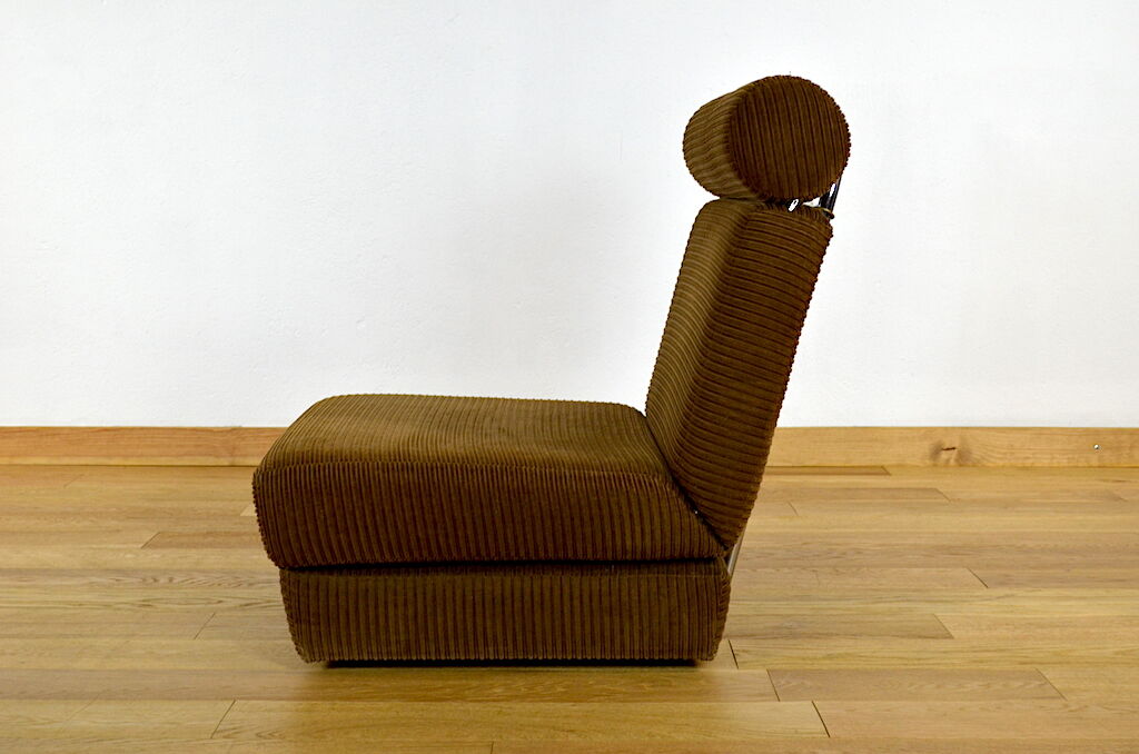 Vintage convertible armchair in bed 1970