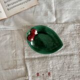 Vintage empty pocket in ceramic and slip in the shape of a leaf and radish