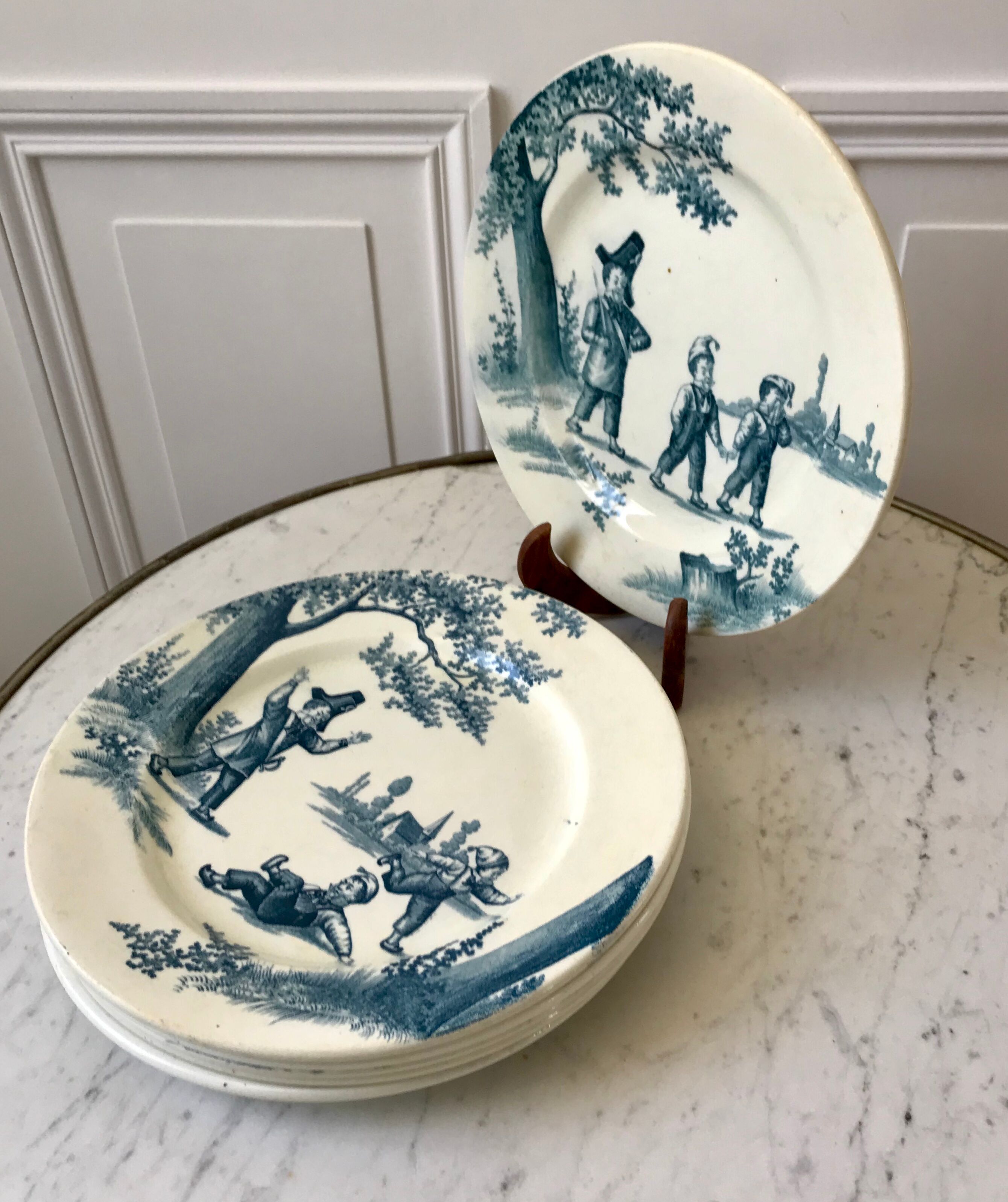 Set of 6 flat plates Iron Earth model "Garde Champêtre" late nineteenth