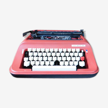 Machine à écrire Underwood 319 rouge avec son couvercle valise