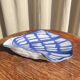 Lot of 2 oyster-shaped bowls.