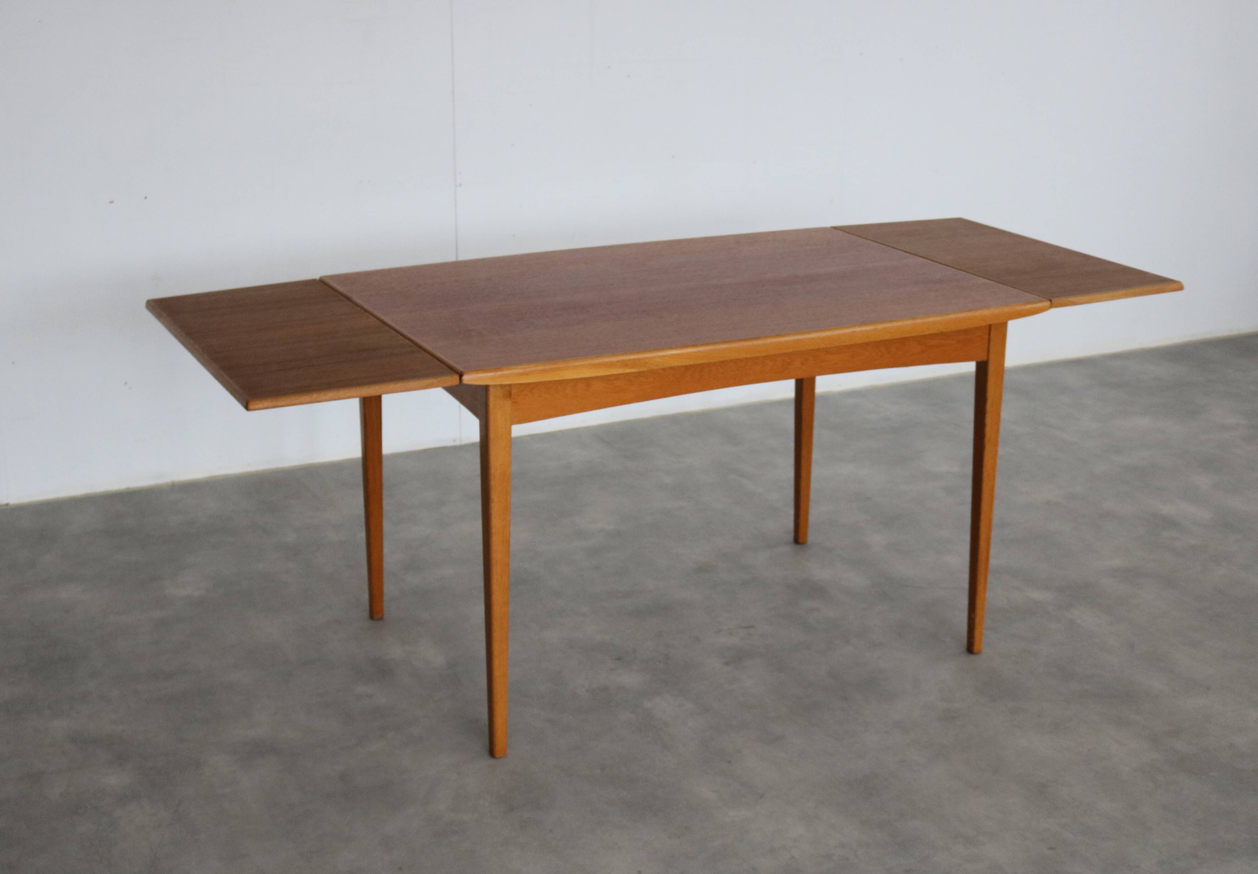 Table à manger extensible en chêne, années 60