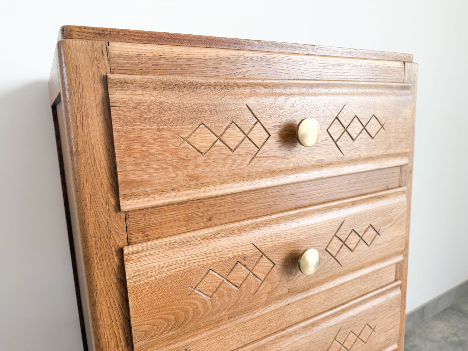Oak chest of drawers with 5 drawers