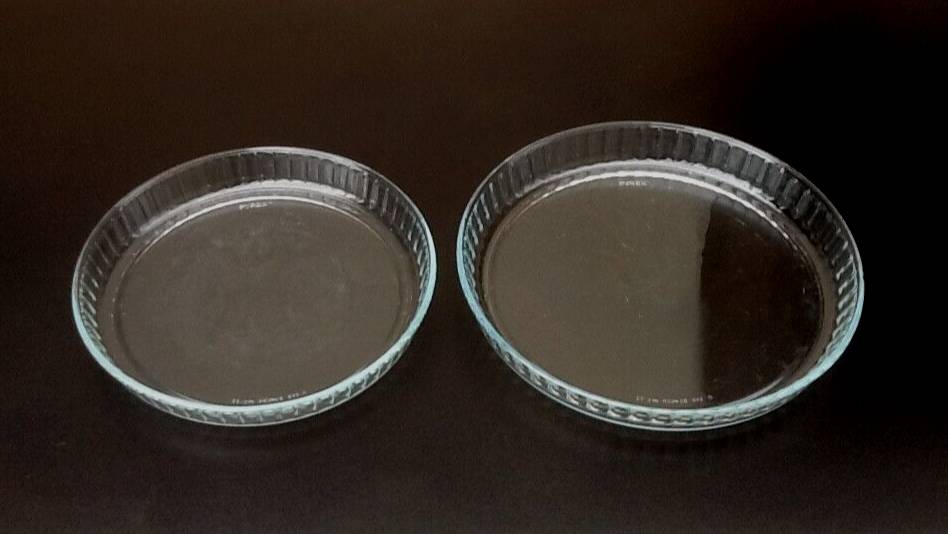 1970s 2 Pyrex France tart pans