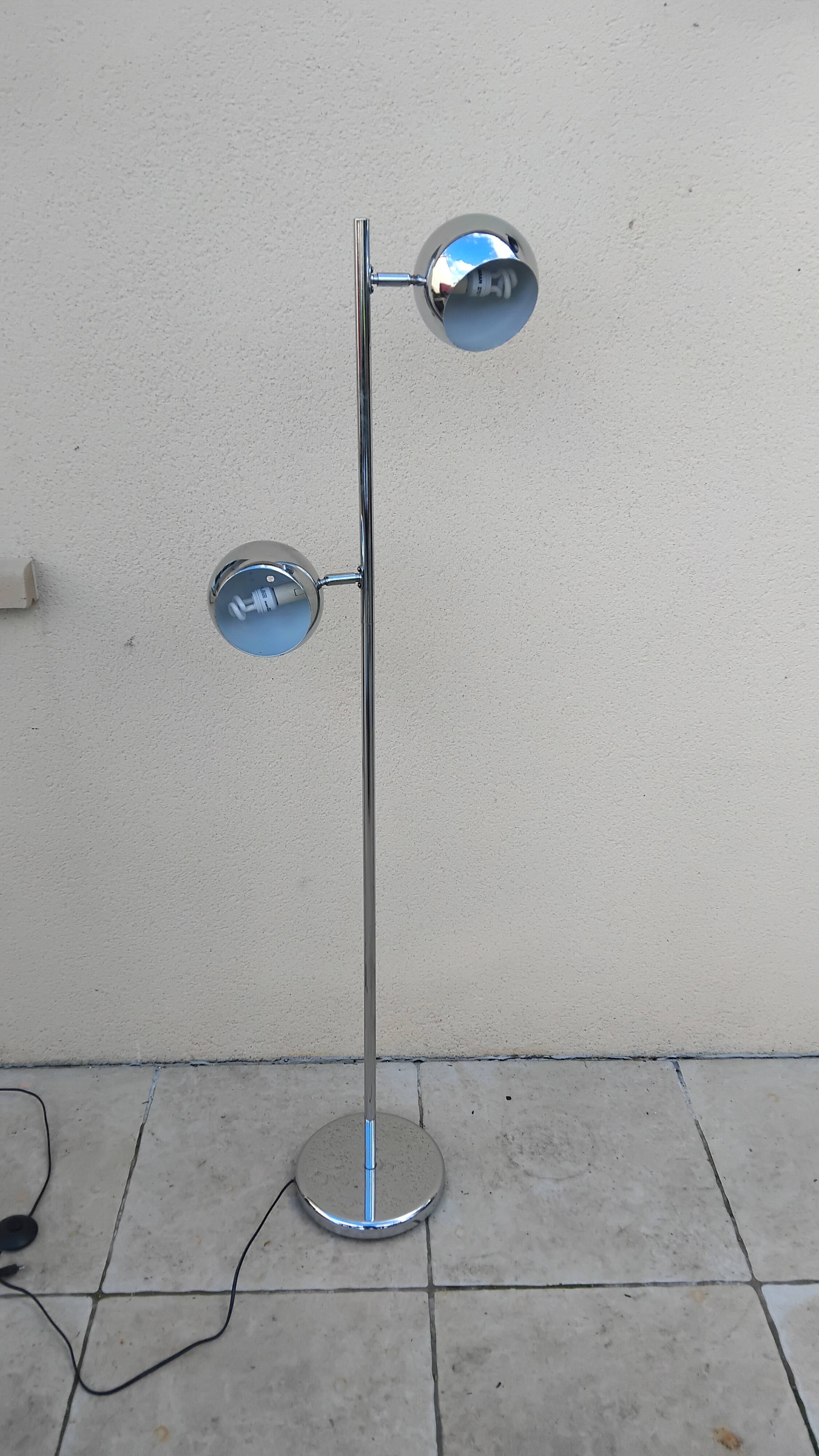 Vintage chrome eyeball floor lamp with adjustable ball spotlights
