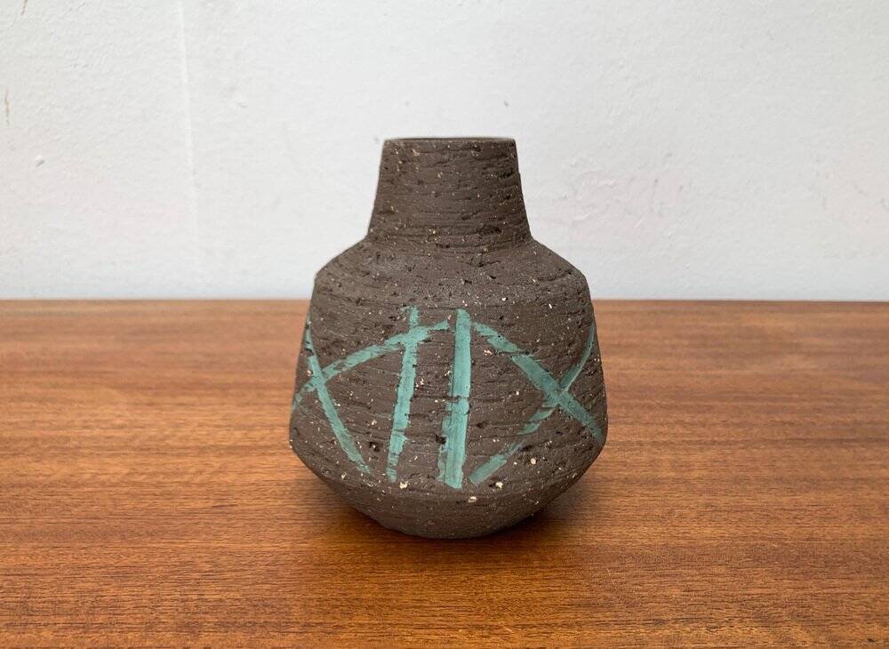 Brutalist German vase carafe from the mid-century by Cläre Zange and Karl Heinz Löffler for Krösselbach Keramik, 1960s.