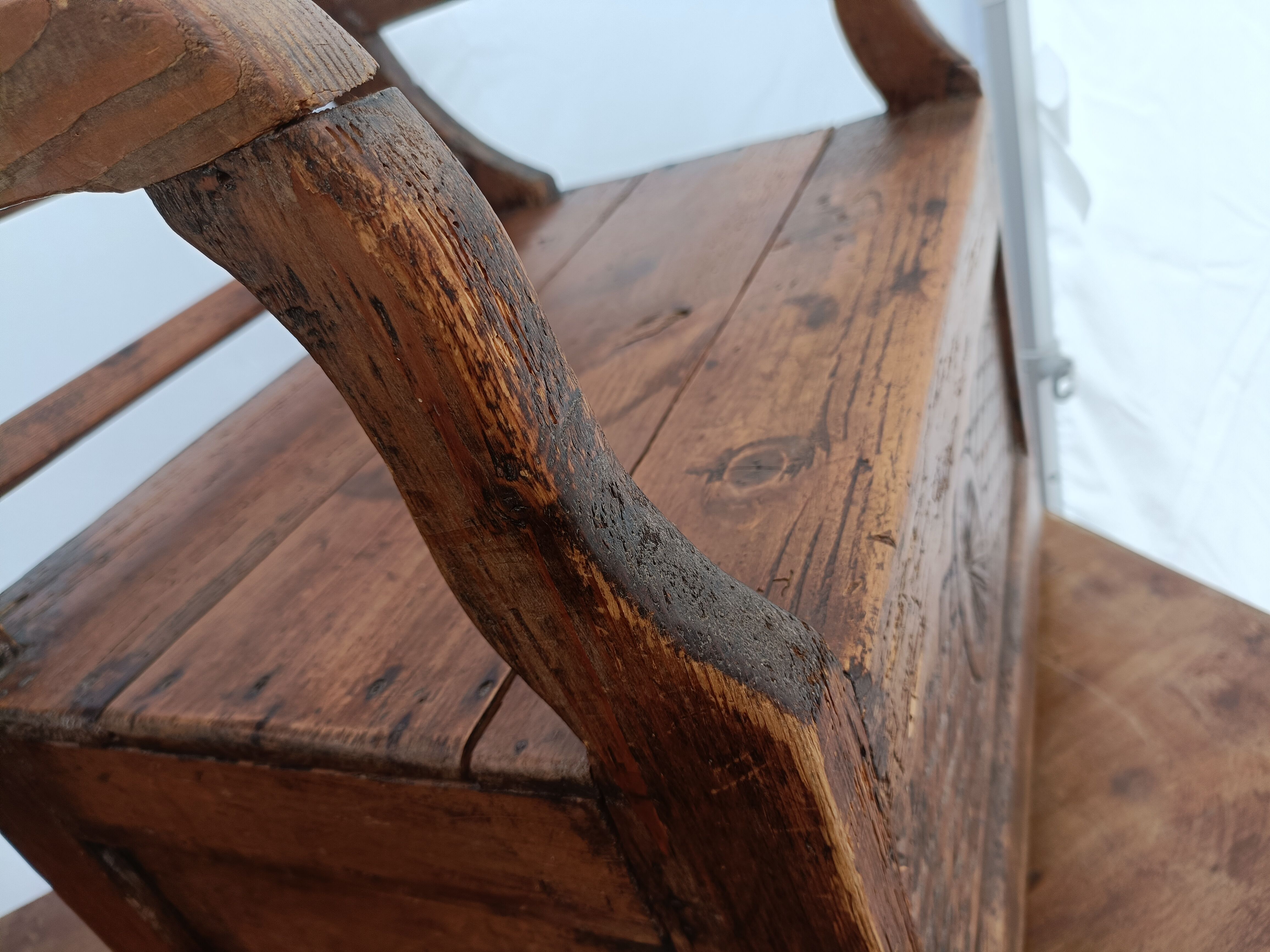 Fauteuil coffre bois rustique
