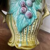 Vase art nouveau en barbotine estampillé