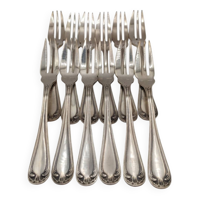 12 fourchettes à gâteau en métal argenté, par Boulenger.