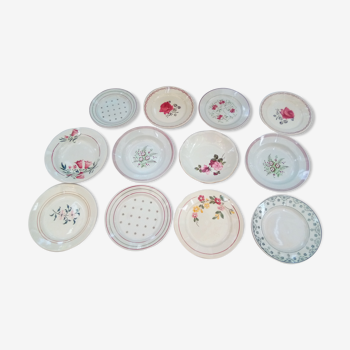 Assortiment de 12 assiettes dominantes vert et rouge