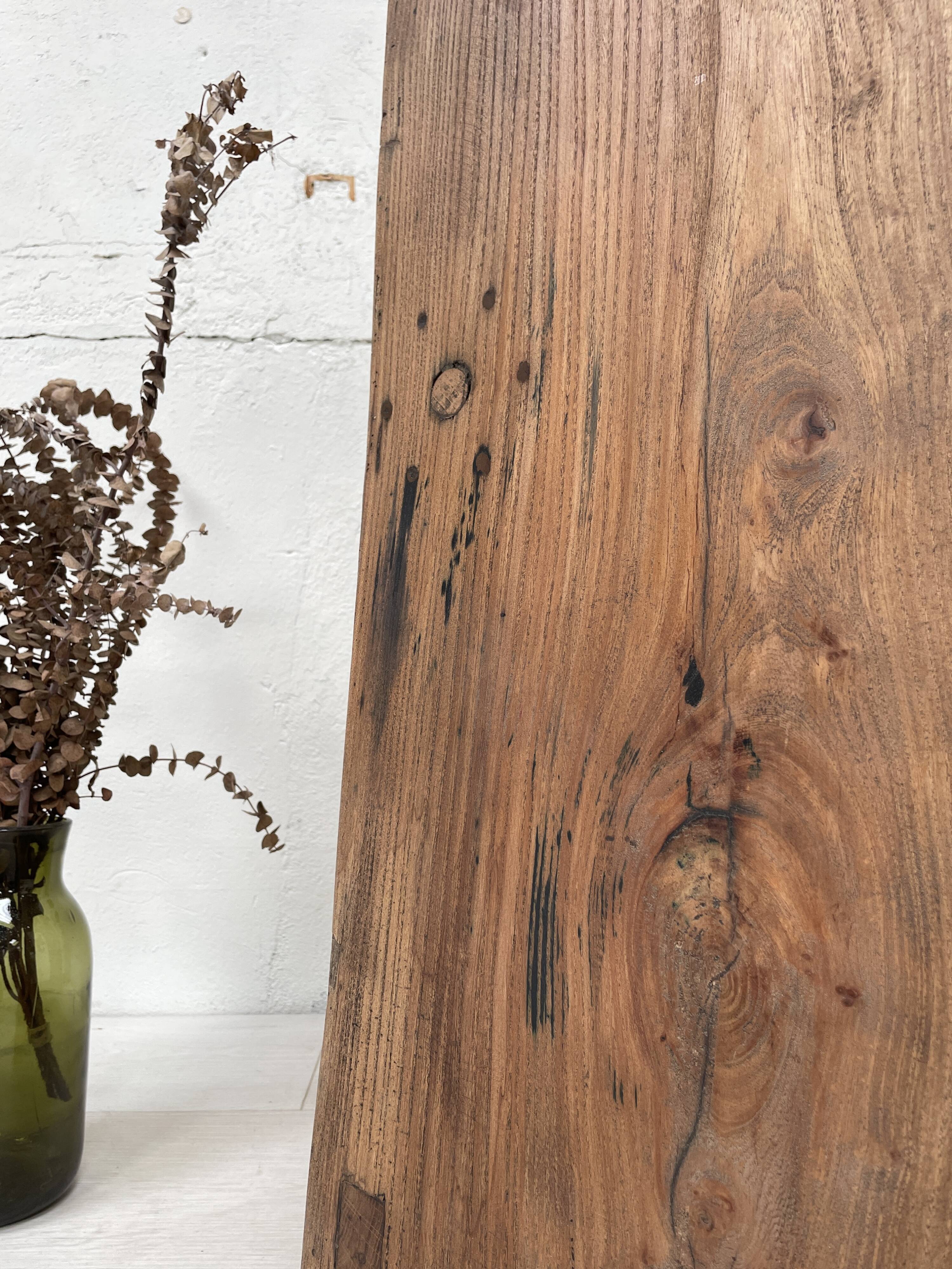 Establishment / console in raw wood