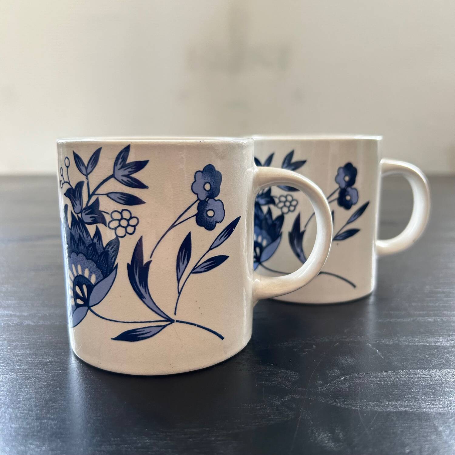 Pair of blue floral decor mugs