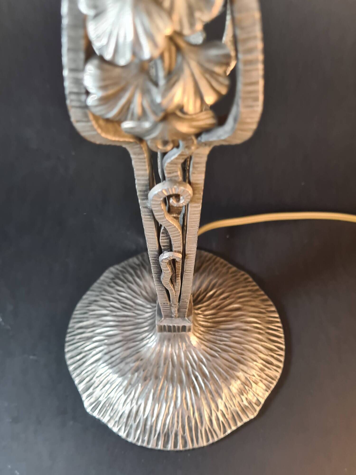 Art Nouveau lamp base – Hammered metal & stylised Ginkgo leaves –