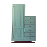 Asymmetrical cabinet