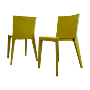 Deux chaises Alfa de couleur jaune