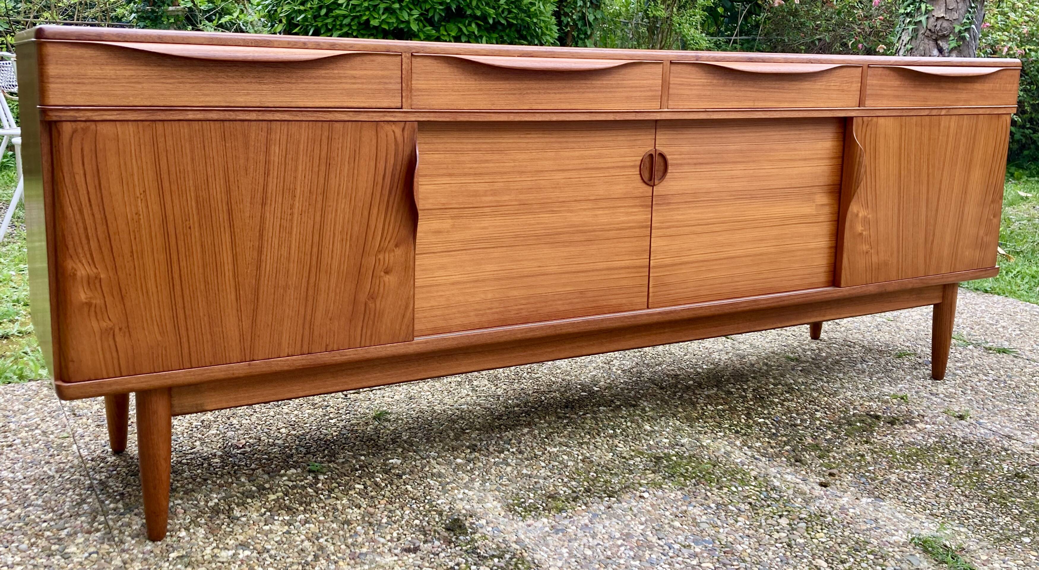 Enfilade by Johannes Andersen