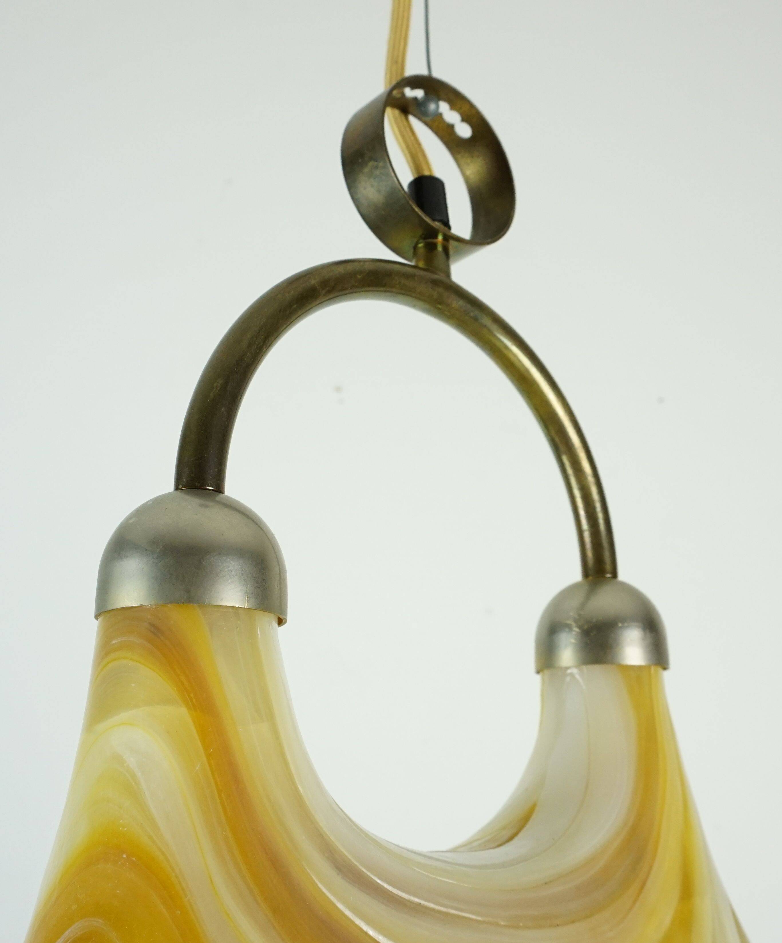Grande lampe suspendue cosack en acrylique et laiton des années 1970 style spatial