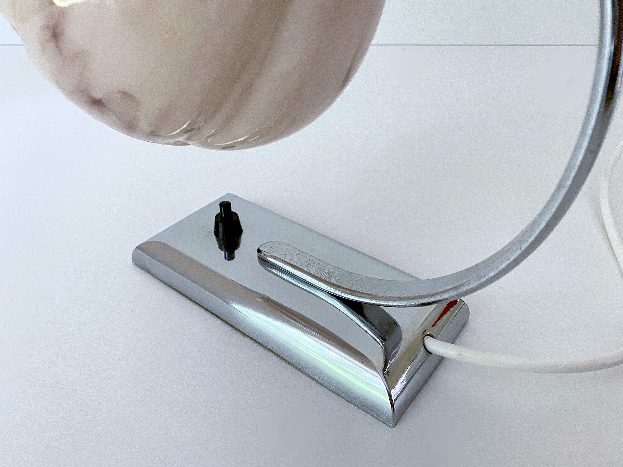 Table lamp art deco bauhaus, vintage 30s, opaline pink chrome