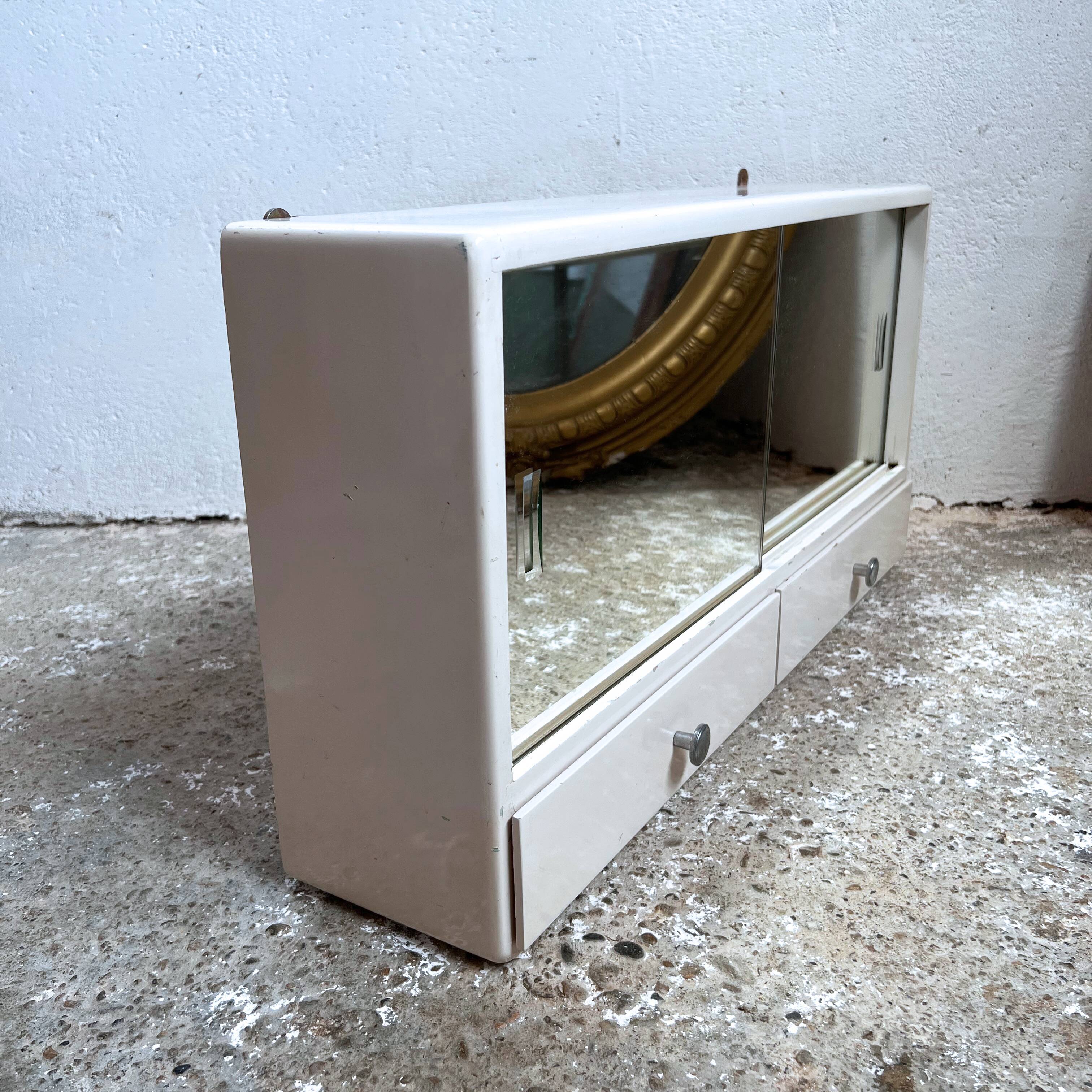 Wall-mounted pharmacy toilet cabinet 2 doors