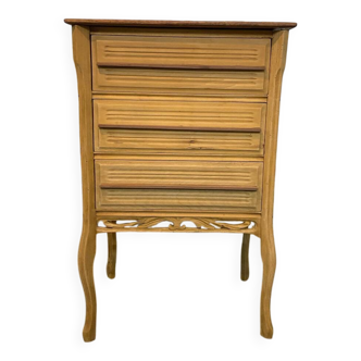 Small chest of drawers with 3 drawers
