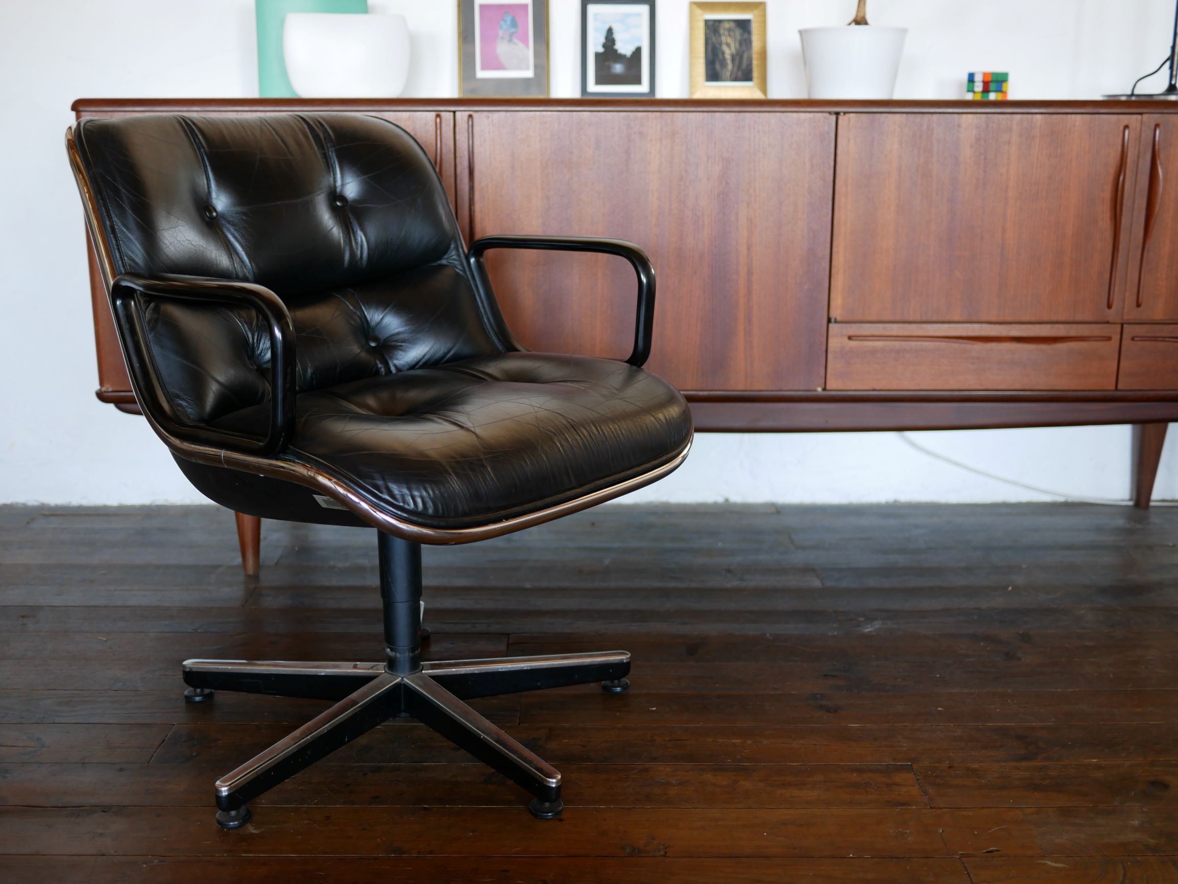 Leather armchair black by Charles Pollock for Knoll International