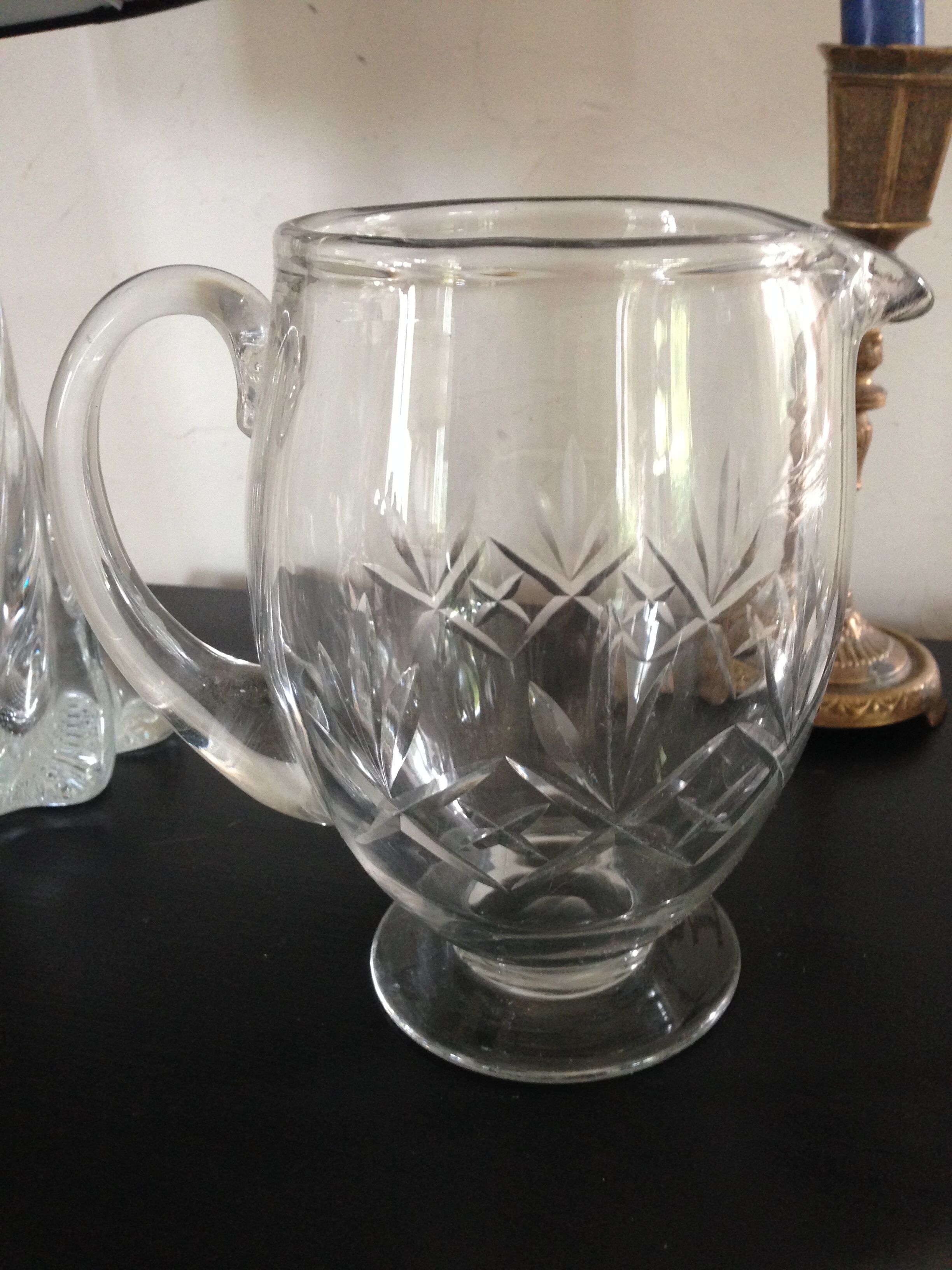 Chiseled glass 1 pitcher l