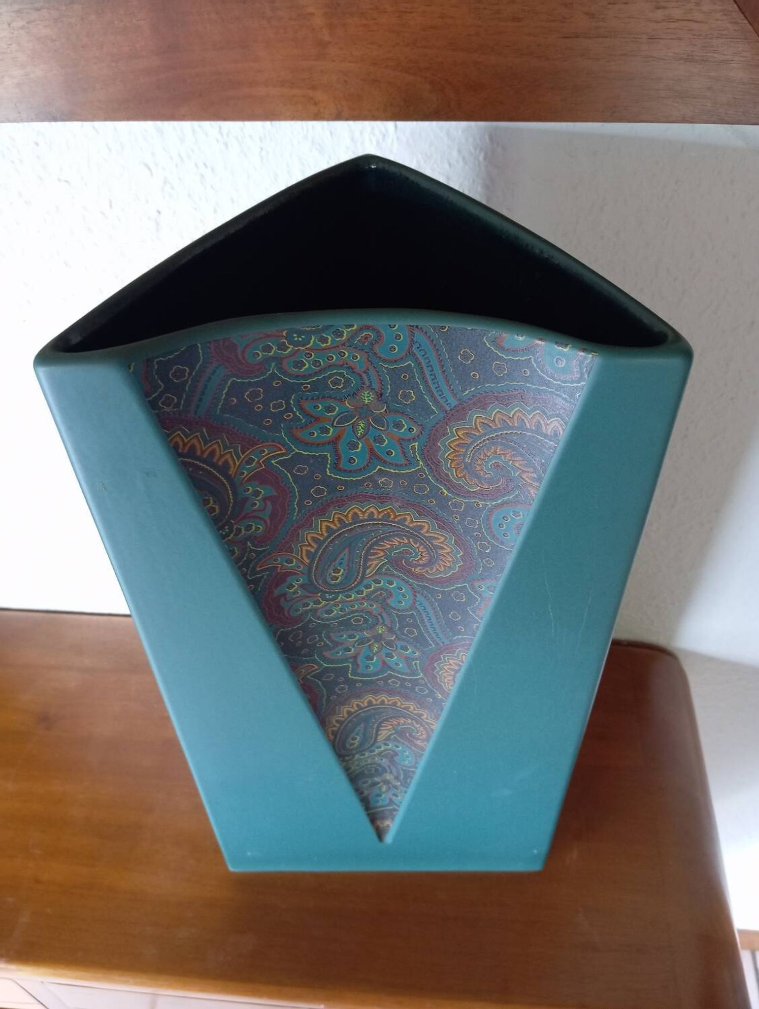 Large vase from the 80s