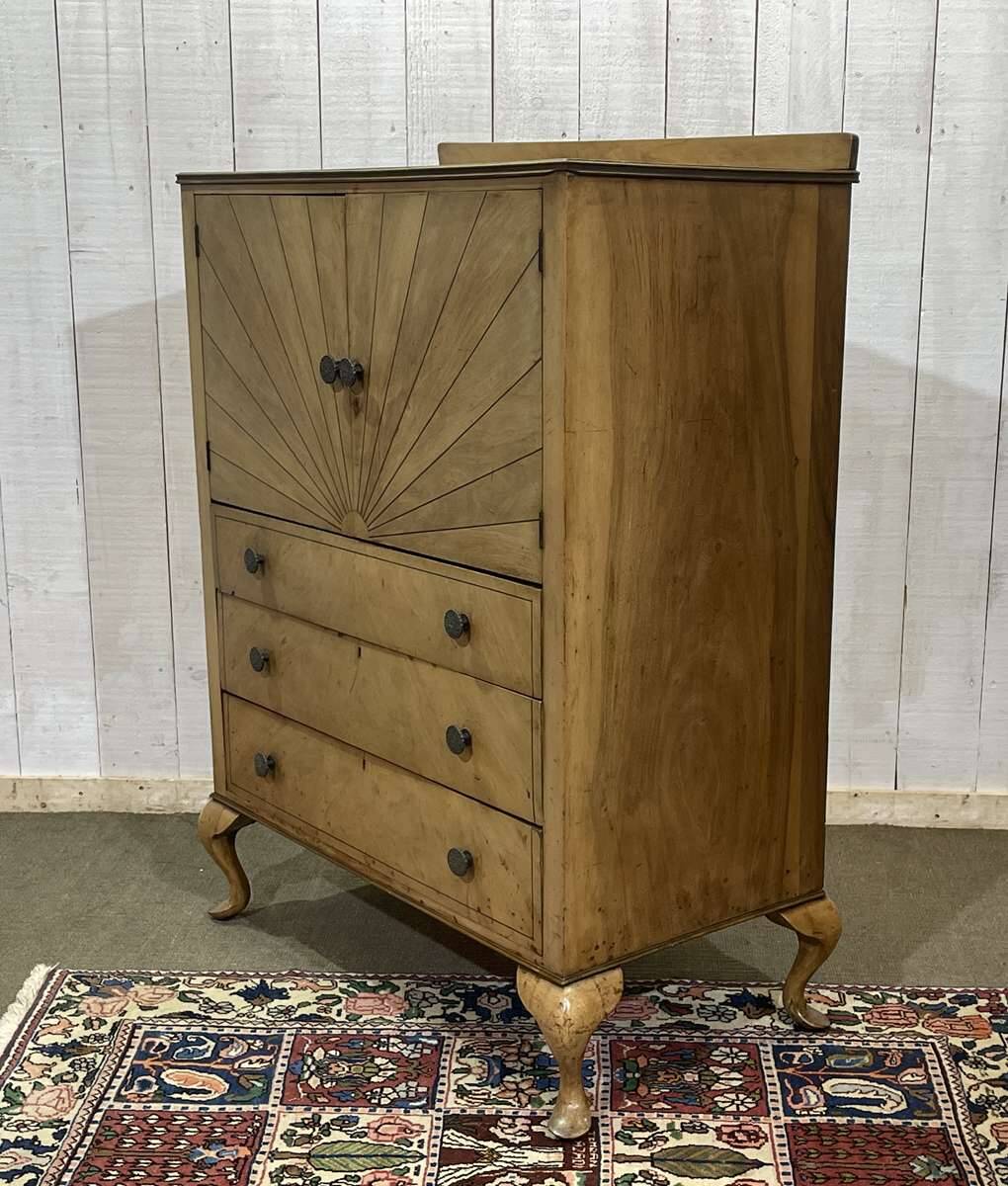 1930s English Art Deco walnut sideboard
